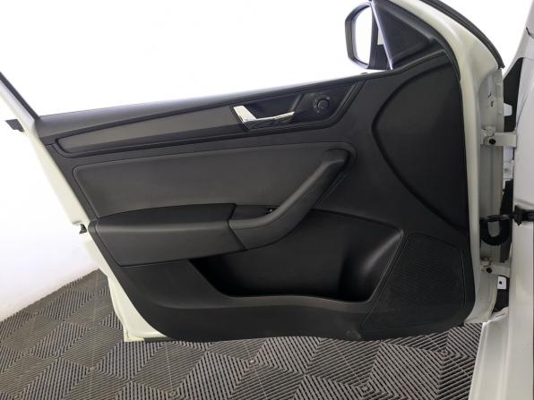 Skoda Rapid I Рестайлинг с пробегом 2019 года, цена 875 000 рублей, 167505 км, лифтбек, Автокод Объявления
