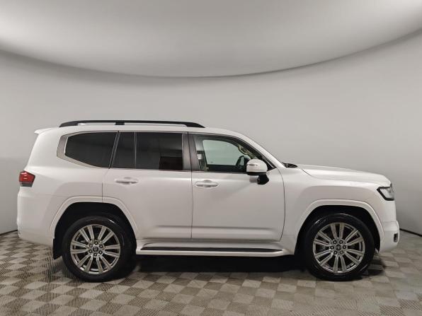 Toyota Land Cruiser 300 Series с пробегом 2022 года, цена 9 999 000 рублей, 45930 км, внедорожник, Автокод Объявления