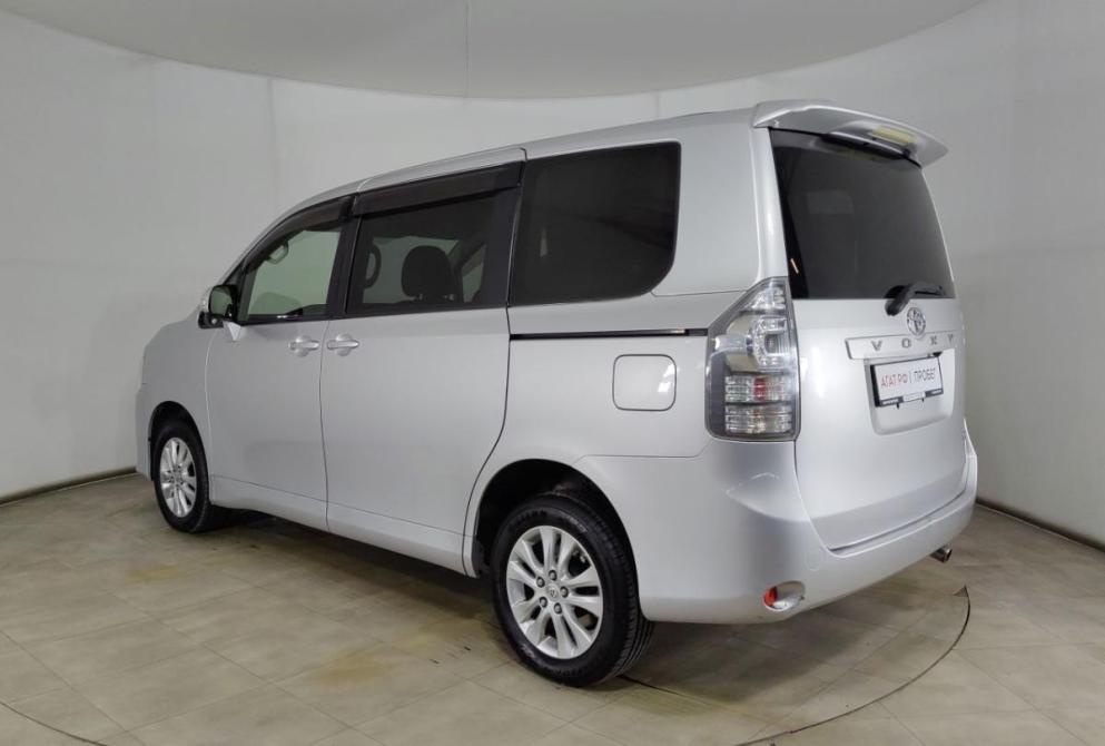 Toyota Voxy II (R70) Рестайлинг Волгоград  - изображение 7