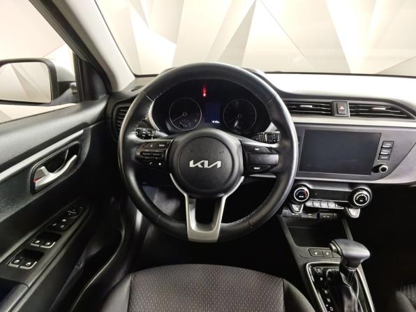Kia Rio IV Рестайлинг с пробегом 2022 года, цена 1 973 000 рублей, 45152 км, хэтчбек, Автокод Объявления