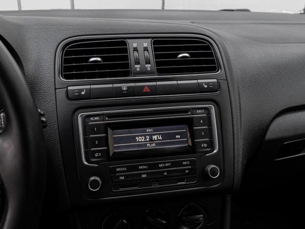 Volkswagen Polo V Рестайлинг с пробегом 2015 года, цена 950 000 рублей, 143422 км, седан, Автокод Объявления
