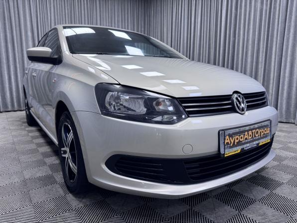Volkswagen Polo V Рестайлинг с пробегом 2015 года, цена 1 050 000 рублей, 132521 км, седан, Автокод Объявления