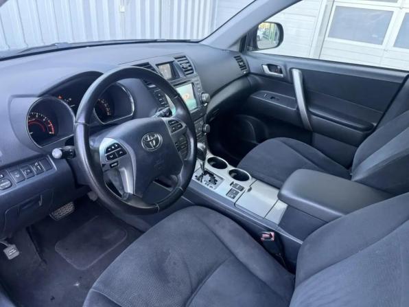 Toyota Highlander II (XU40) Рестайлинг с пробегом 2012 года, цена 1 745 000 рублей, 356283 км, внедорожник, Автокод Объявления