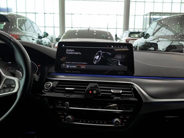 BMW 5 серии VII (G30/G31/G38) Рестайлинг с пробегом 2021 года, цена 6 300 000 рублей, 42750 км, седан, Автокод Объявления