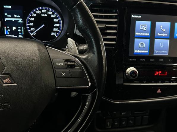 Mitsubishi Outlander III Рестайлинг 3 с пробегом 2021 года, цена 2 049 000 рублей, 180260 км, внедорожник, Автокод Объявления