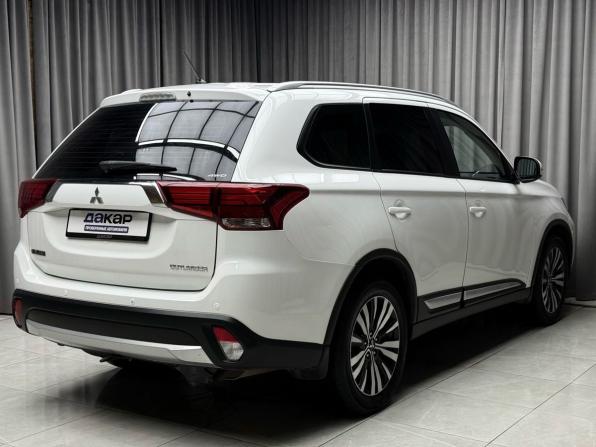 Mitsubishi Outlander III Рестайлинг 2 с пробегом 2016 года, цена 1 699 000 рублей, 185000 км, внедорожник, Автокод Объявления