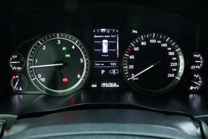 Lexus LX III Рестайлинг 2 с пробегом 2017 года, цена 6 499 000 рублей, 195065 км, внедорожник, Автокод Объявления