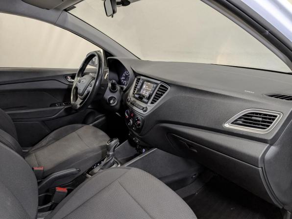 Hyundai Solaris II с пробегом 2019 года, цена 1 060 000 рублей, 141460 км, седан, Автокод Объявления