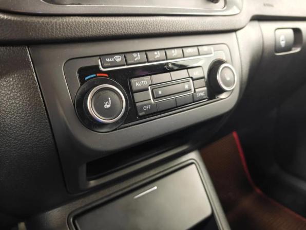 Volkswagen Tiguan I Рестайлинг с пробегом 2012 года, цена 874 650 рублей, 269556 км, внедорожник, Автокод Объявления