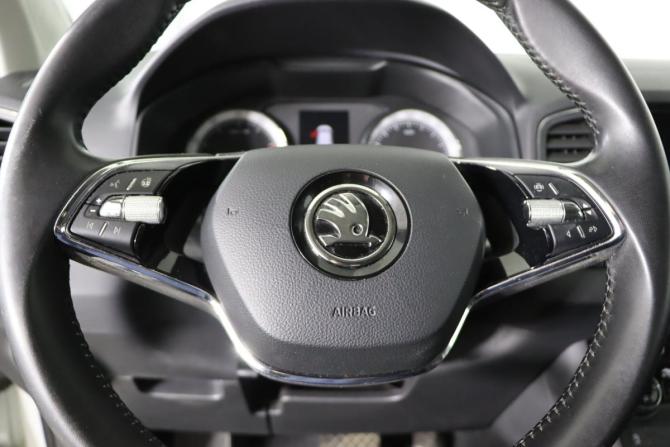 Skoda Karoq I с пробегом 2021 года, цена 2 559 990 рублей, 77728 км, внедорожник, Автокод Объявления