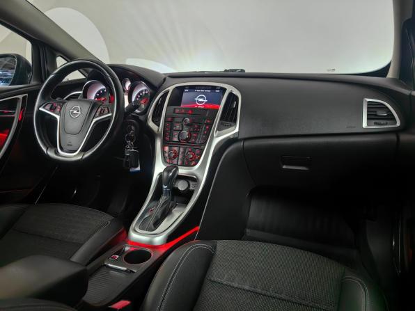 Opel Astra J Рестайлинг с пробегом 2014 года, цена 833 000 рублей, 177038 км, хэтчбек, Автокод Объявления