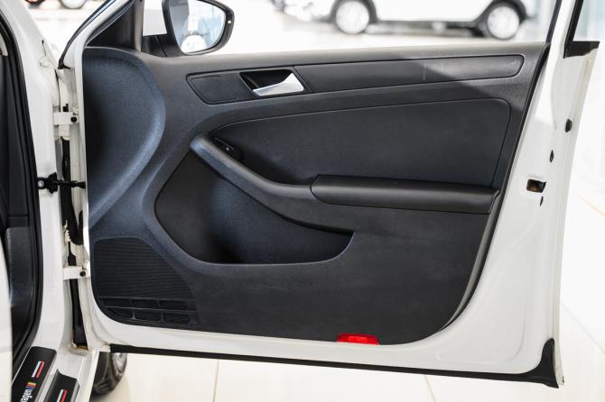 Volkswagen Jetta VI Рестайлинг с пробегом 2014 года, цена 1 300 000 рублей, 132000 км, седан, Автокод Объявления