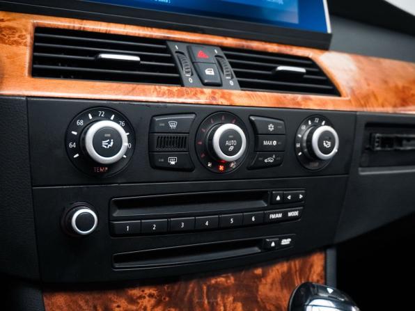 BMW 5 серии V (E60/E61) Рестайлинг с пробегом 2008 года, цена 1 050 000 рублей, 214016 км, седан, Автокод Объявления