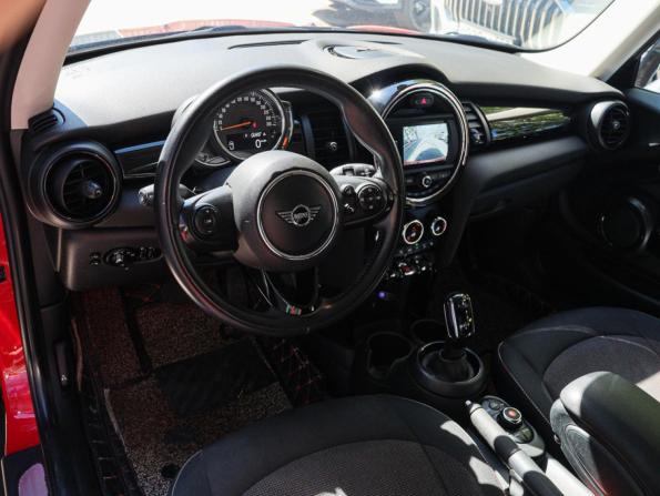Mini Hatch III (F55/F56) Рестайлинг с пробегом 2019 года, цена 1 750 000 рублей, 101255 км, хэтчбек, Автокод Объявления