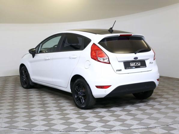 Ford Fiesta Mk6 Рестайлинг с пробегом 2018 года, цена 980 000 рублей, 87352 км, хэтчбек, Автокод Объявления