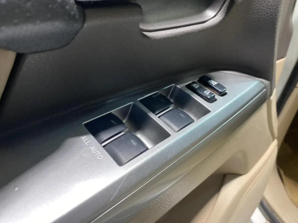 Toyota Land Cruiser 200 Series Рестайлинг 1 с пробегом 2012 года, цена 3 999 000 рублей, 244000 км, внедорожник, Автокод Объявления