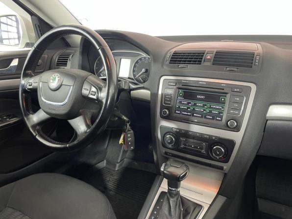 Skoda Octavia II (A5) Рестайлинг с пробегом 2010 года, цена 720 000 рублей, 52031 км, лифтбек, Автокод Объявления