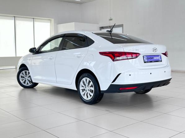 Hyundai Solaris II Рестайлинг с пробегом 2021 года, цена 1 699 000 рублей, 54345 км, седан, Автокод Объявления