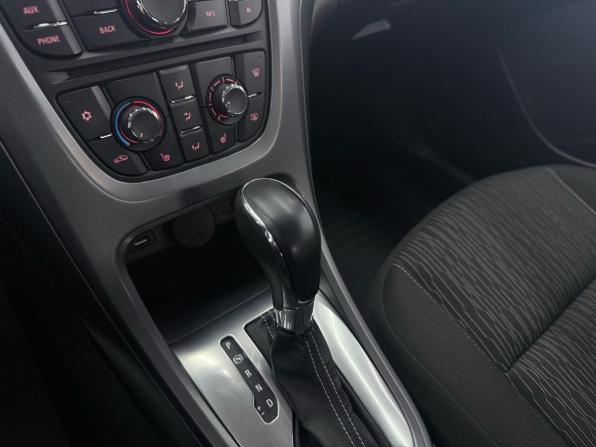 Opel Astra J Рестайлинг с пробегом 2013 года, цена 1 100 000 рублей, 84000 км, хэтчбек, Автокод Объявления