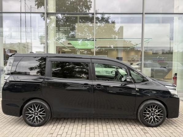 Toyota Voxy III (R80) Рестайлинг с пробегом 2018 года, цена 2 120 000 рублей, 171144 км, минивэн, Автокод Объявления