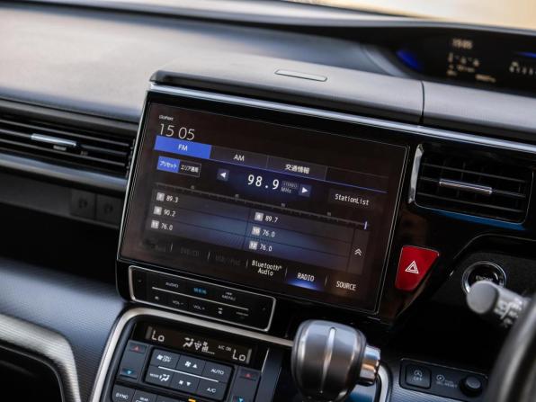 Honda Stepwgn V Рестайлинг с пробегом 2021 года, цена 3 075 000 рублей, 95227 км, минивэн, Автокод Объявления