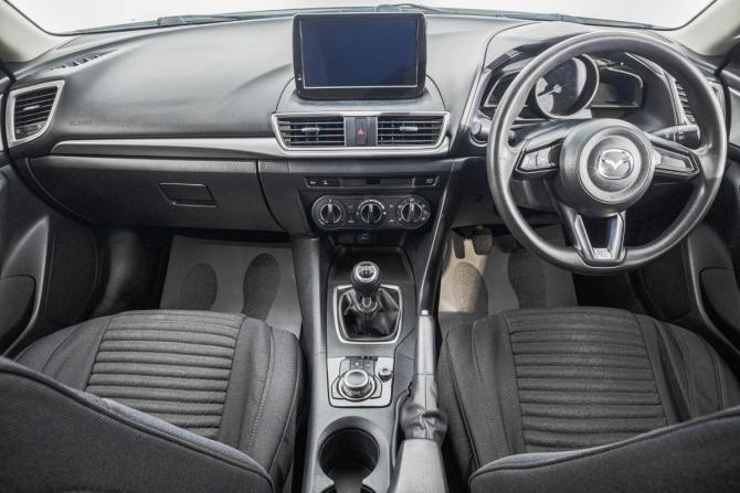Mazda Axela III Рестайлинг с пробегом 2018 года, цена 1 149 000 рублей, 96000 км, седан, Автокод Объявления