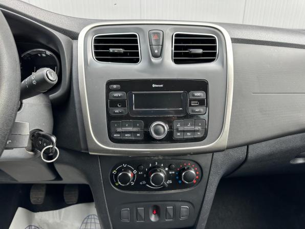 Renault Sandero II Рестайлинг с пробегом 2021 года, цена 1 502 000 рублей, 17700 км, хэтчбек, Автокод Объявления
