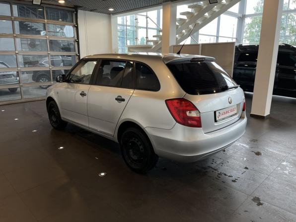 Skoda Fabia II с пробегом 2008 года, цена 260 000 рублей, 305060 км, универсал, Автокод Объявления