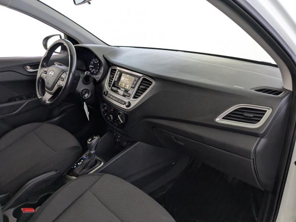 Hyundai Solaris II с пробегом 2019 года, цена 1 100 000 рублей, 158056 км, седан, Автокод Объявления