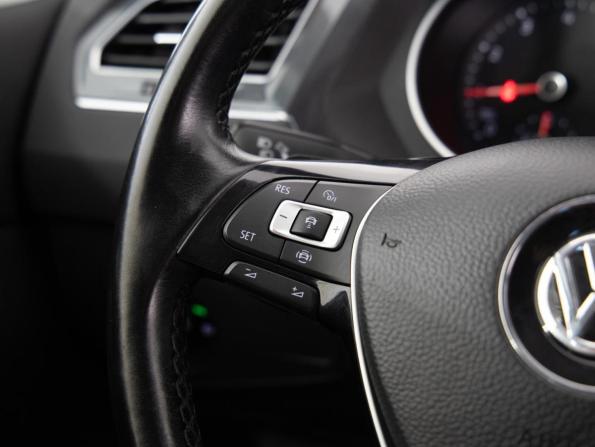 Volkswagen Tiguan II с пробегом 2018 года, цена 2 099 000 рублей, 125034 км, внедорожник, Автокод Объявления