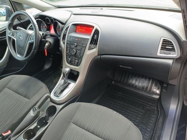 Opel Astra J с пробегом 2011 года, цена 549 000 рублей, 178000 км, хэтчбек, Автокод Объявления