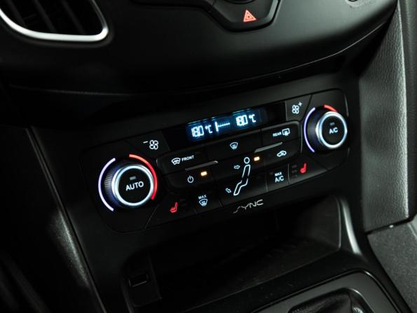 Ford Focus III Рестайлинг с пробегом 2015 года, цена 949 700 рублей, 147610 км, хэтчбек, Автокод Объявления
