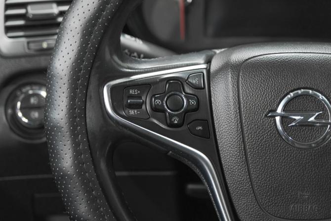 Opel Insignia I Рестайлинг с пробегом 2014 года, цена 979 000 рублей, 200300 км, седан, Автокод Объявления