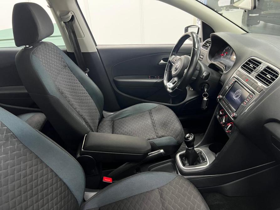 Volkswagen Polo V Рестайлинг Казань  - изображение 14