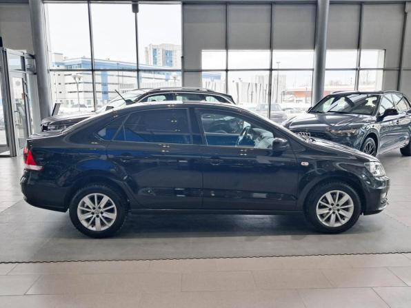 Volkswagen Polo V Рестайлинг с пробегом 2017 года, цена 1 230 000 рублей, 93695 км, седан, Автокод Объявления