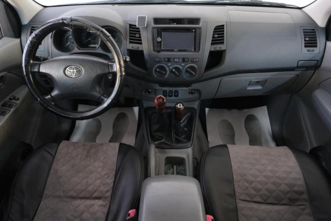 Toyota Hilux VII с пробегом 2010 года, цена 2 049 000 рублей, 240000 км, offers.body_type.unknown, Автокод Объявления