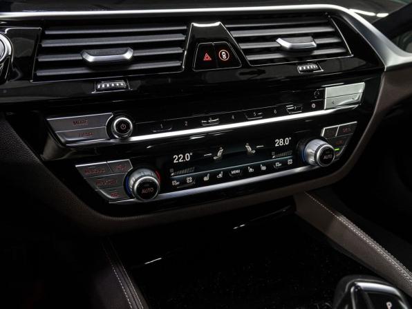 BMW 5 серии VII (G30/G31/G38) Рестайлинг с пробегом 2021 года, цена 4 650 000 рублей, 103427 км, седан, Автокод Объявления