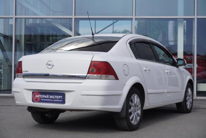 Opel Astra H Рестайлинг с пробегом 2014 года, цена 670 000 рублей, 201095 км, седан, Автокод Объявления