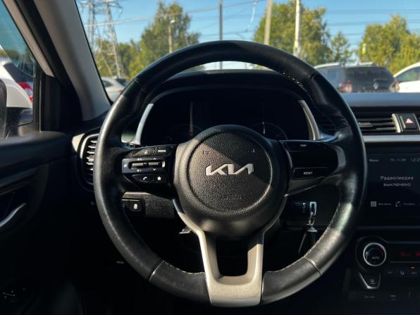 Kia Rio IV Рестайлинг с пробегом 2021 года, цена 1 710 500 рублей, 82845 км, хэтчбек, Автокод Объявления