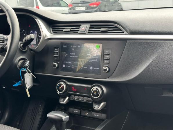 Kia Rio IV Рестайлинг с пробегом 2021 года, цена 1 659 000 рублей, 80125 км, седан, Автокод Объявления