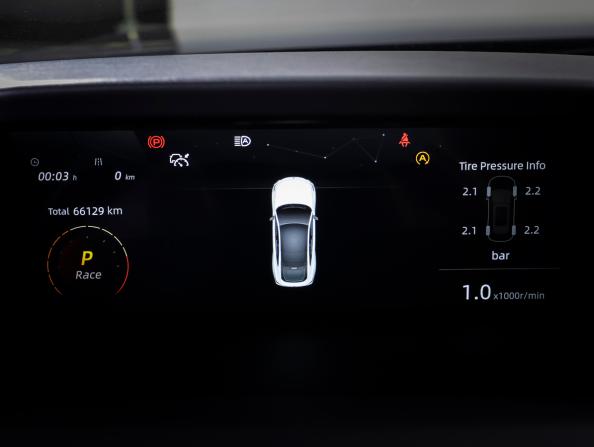 Changan UNI-V I с пробегом 2022 года, цена 2 490 000 рублей, 65990 км, лифтбек, Автокод Объявления