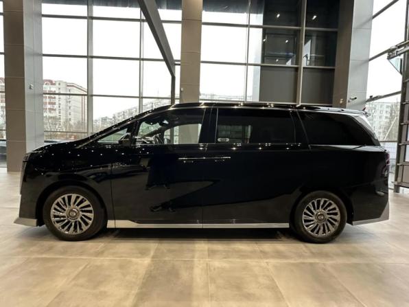 GAC M8 с пробегом 2024 года, цена 4 490 000 рублей, 33000 км, минивэн, Автокод Объявления