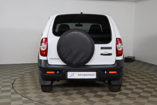 Chevrolet Niva I Рестайлинг с пробегом 2017 года, цена 789 990 рублей, 80436 км, внедорожник, Автокод Объявления