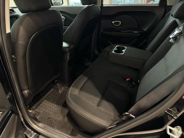 Kia Soul II Рестайлинг с пробегом 2017 года, цена 1 620 000 рублей, 93000 км, хэтчбек, Автокод Объявления