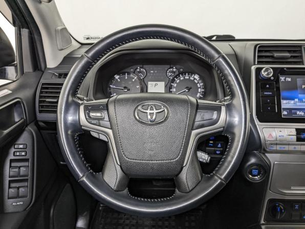 Toyota Land Cruiser Prado 150 Series Рестайлинг 2 с пробегом 2018 года, цена 4 510 000 рублей, 135589 км, внедорожник, Автокод Объявления