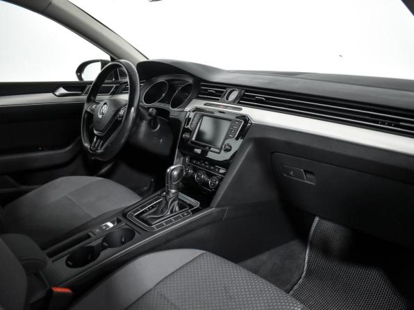 Volkswagen Passat B8 с пробегом 2017 года, цена 1 550 000 рублей, 215279 км, седан, Автокод Объявления