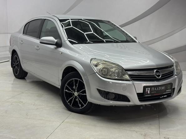 Opel Astra H Рестайлинг с пробегом 2008 года, цена 320 000 рублей, 301000 км, седан, Автокод Объявления