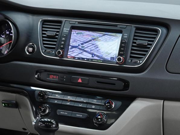 Kia Carnival III с пробегом 2016 года, цена 1 949 000 рублей, 228000 км, минивэн, Автокод Объявления