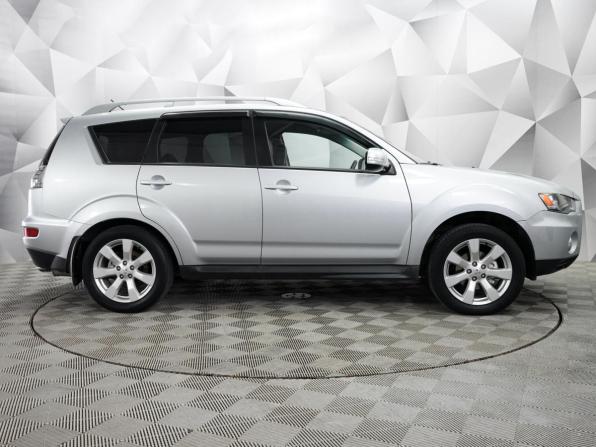 Mitsubishi Outlander II Рестайлинг с пробегом 2010 года, цена 1 215 000 рублей, 230000 км, внедорожник, Автокод Объявления