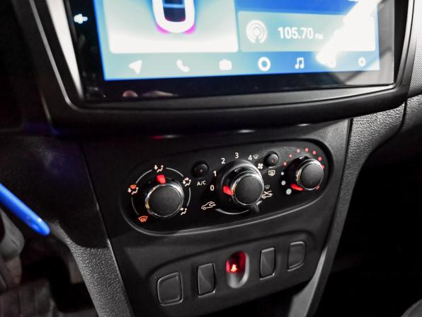Renault Logan II Рестайлинг с пробегом 2019 года, цена 1 350 000 рублей, 29620 км, седан, Автокод Объявления